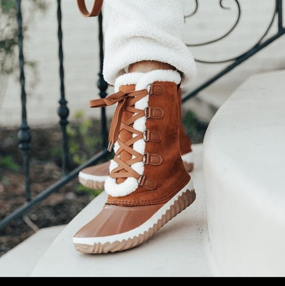 Clearance Women's chestnut sherpa Duck BOOTS - Picture 4 of 5